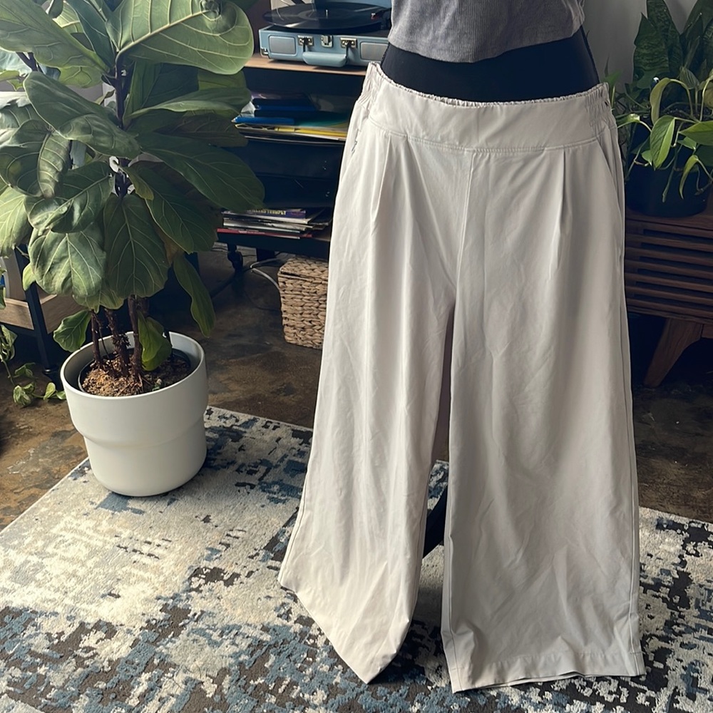 Athleta wide legged cream active pants